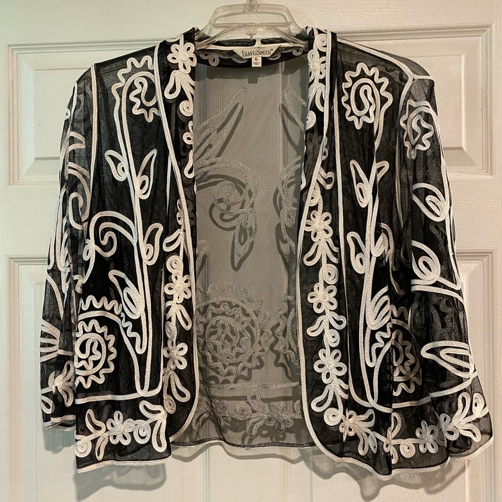 Travel Smith sheer cropped cover. Black and white. Size XL